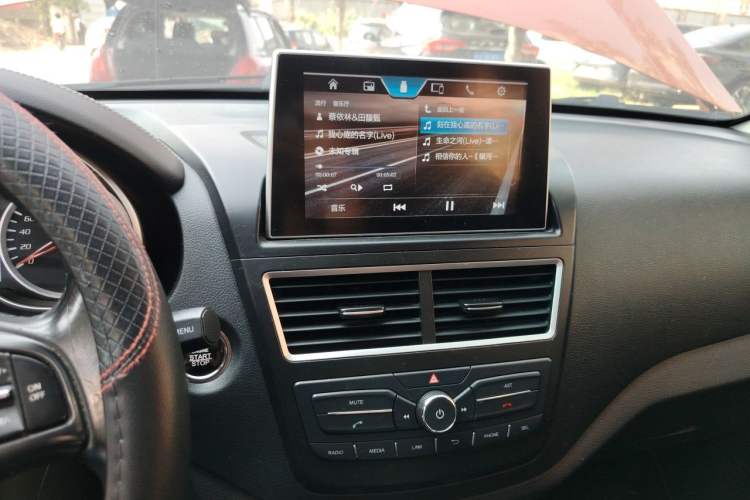 Used Bestune X40 2018 Internet Celebrity Edition 1.6L Manual Luxury Version Audio And AC Panel