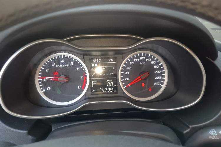 Used Bestune X40 2018 Internet Celebrity Edition 1.6L Automatic Luxury Version Instrument Cluster