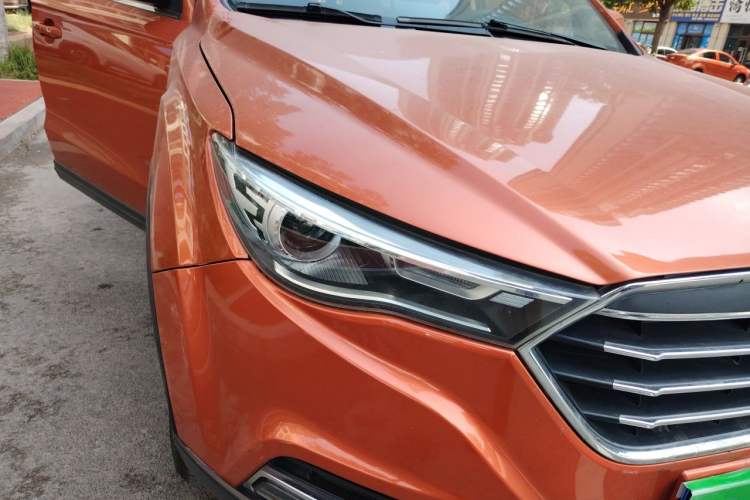 Used Bestune X40 2018 Internet Celebrity Edition 1.6L Manual Luxury Version Right Front Headlight