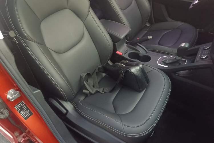 Used Bestune X40 2018 Internet Celebrity Edition 1.6L Automatic Luxury Version Right Front Seat