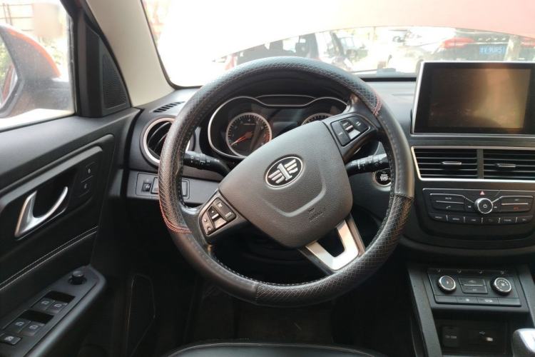 Used Bestune X40 2018 Internet Celebrity Edition 1.6L Manual Luxury Version Steering Wheel