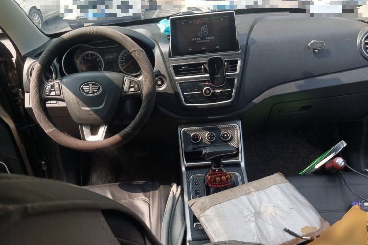 Used Bestune X40 2019 1.6L Automatic Luxury Version China V Emission Standard Center Console