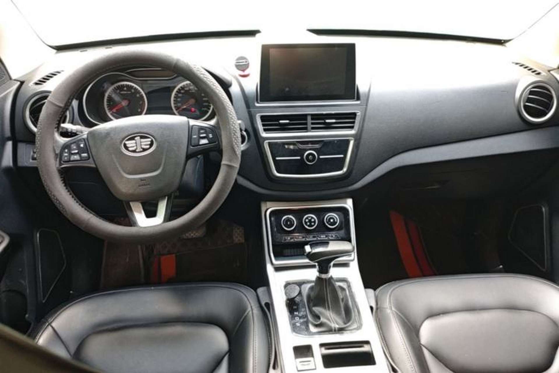 Used Bestune X40 2019 1.6L Automatic Luxury Version China V Emission Standard Center Console