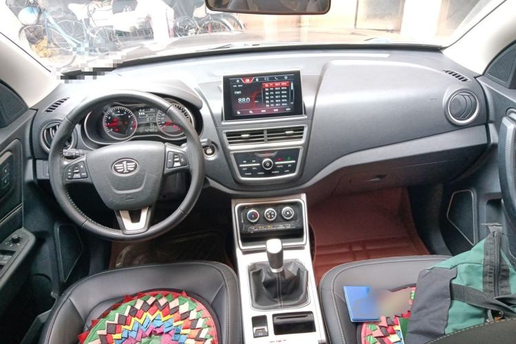 Used Bestune X40 2019 1.6L Manual Luxury Edition China VI Center Console