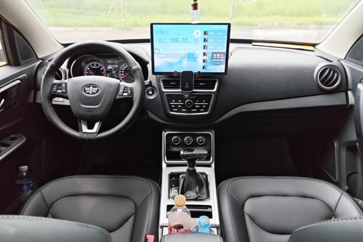 Used Bestune X40 2019 1.6L Automatic Luxury Edition China VI Center Console