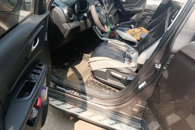 Used Bestune X40 2019 1.6L Automatic Luxury Version China V Emission Standard Driver Seat