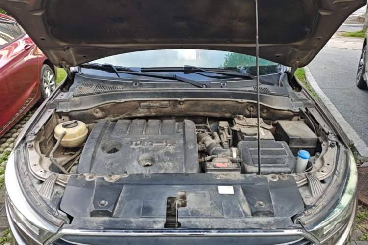 Used Bestune X40 2019 1.6L Automatic Luxury Version China V Emission Standard Engine Bay