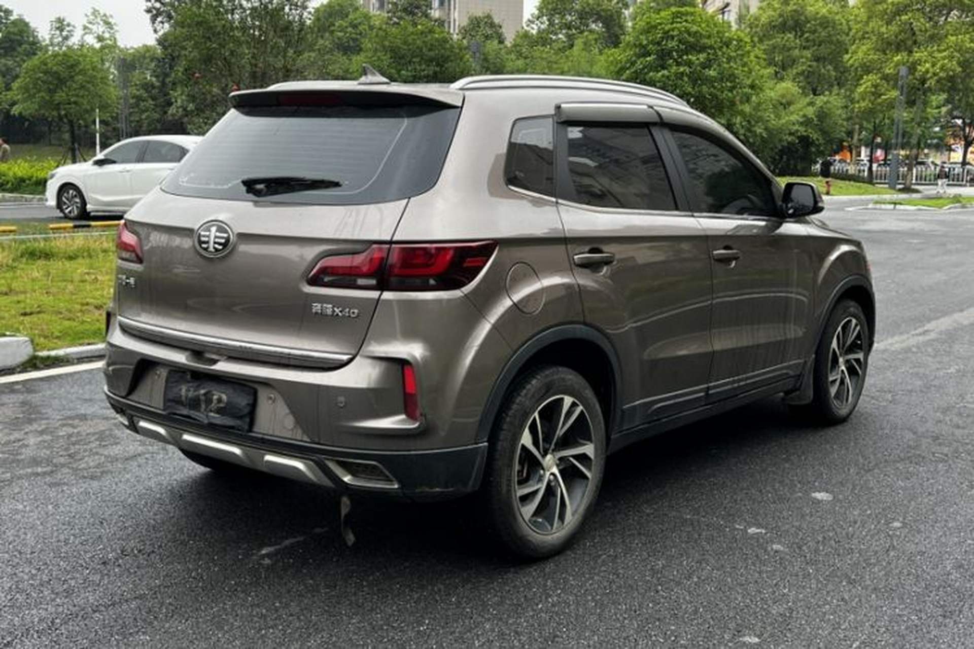 Used Bestune X40 2019 1.6L Automatic Luxury Version China V Emission Standard Exterior 4
