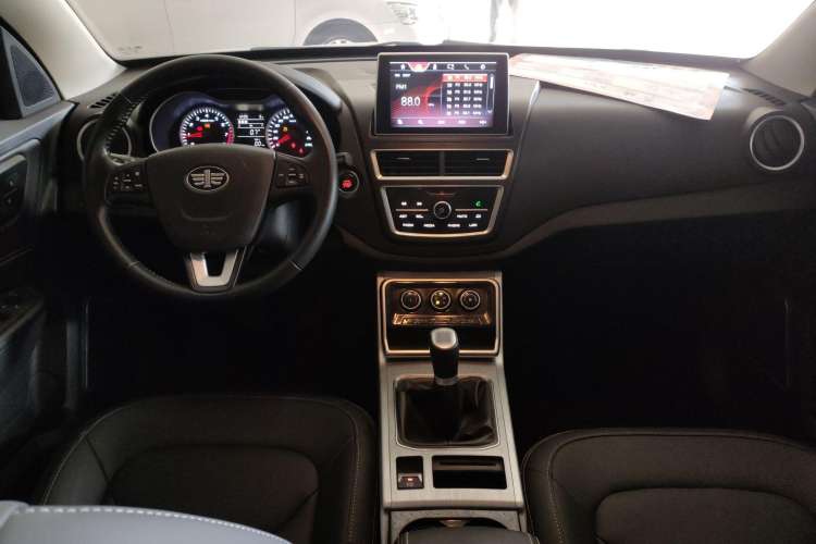 Used Bestune X40 2019 1.6L Manual Luxury Edition China V Interior 2