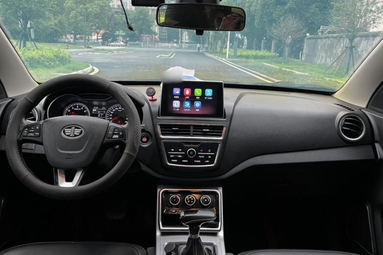 Used Bestune X40 2019 1.6L Automatic Luxury Version China V Emission Standard Interior 3