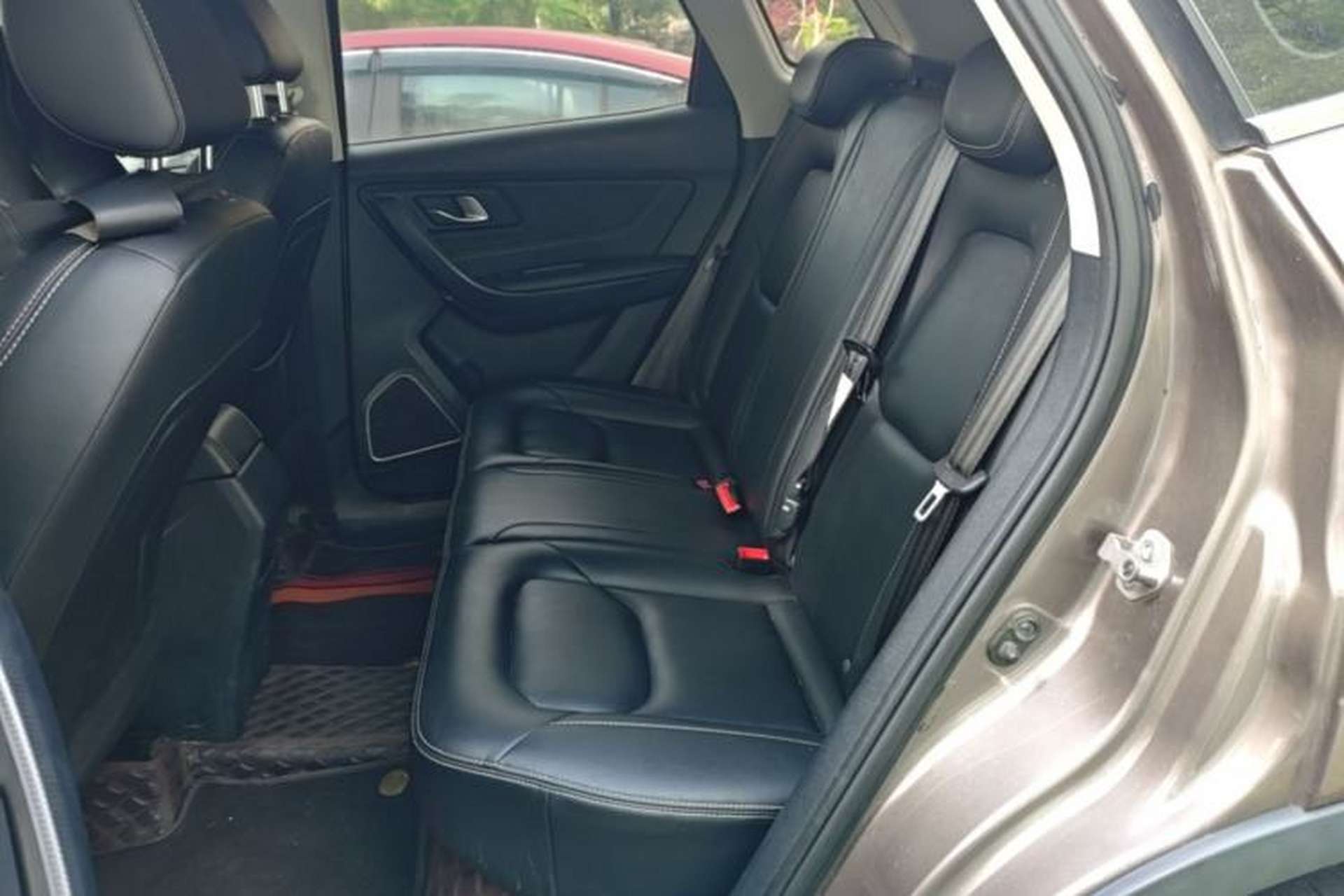 Used Bestune X40 2019 1.6L Automatic Luxury Version China V Emission Standard Left Rear Seat