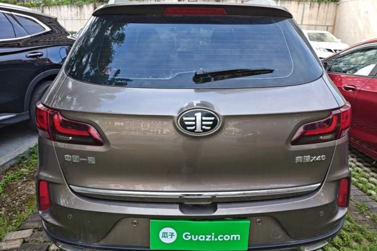 Used Bestune X40 2019 1.6L Automatic Luxury Version China V Emission Standard Rear