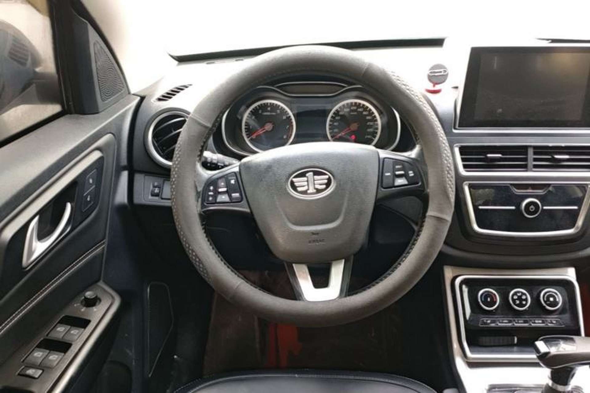 Used Bestune X40 2019 1.6L Automatic Luxury Version China V Emission Standard Steering Wheel