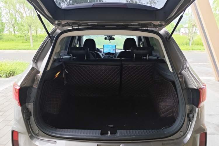 Used Bestune X40 2019 1.6L Automatic Luxury Edition China VI Trunk