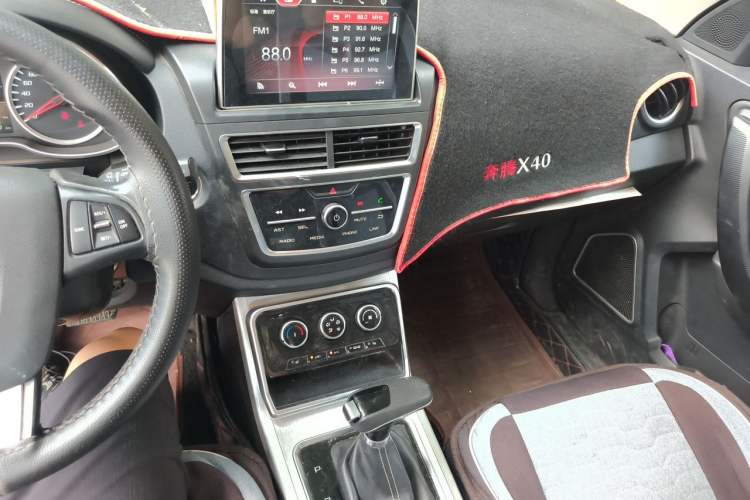 Used Bestune X40 2019 1.6L Automatic Luxury Version China V Emission Standard Audio And AC Panel