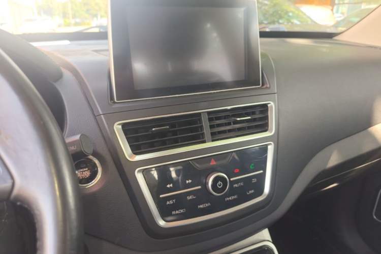 Used Bestune X40 2019 1.6L Manual Luxury Edition China VI Audio And AC Panel