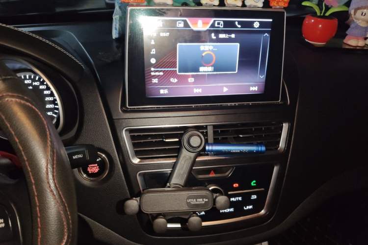 Used Bestune X40 2019 1.6L Automatic Connected Smart Cool Version China V Emission Standard Audio And AC Panel