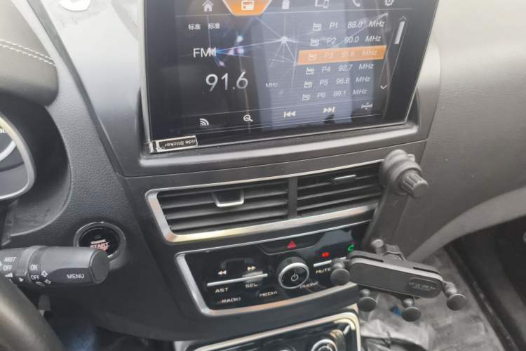Used Bestune X40 2019 1.6L Manual Luxury Edition China VI Audio And AC Panel