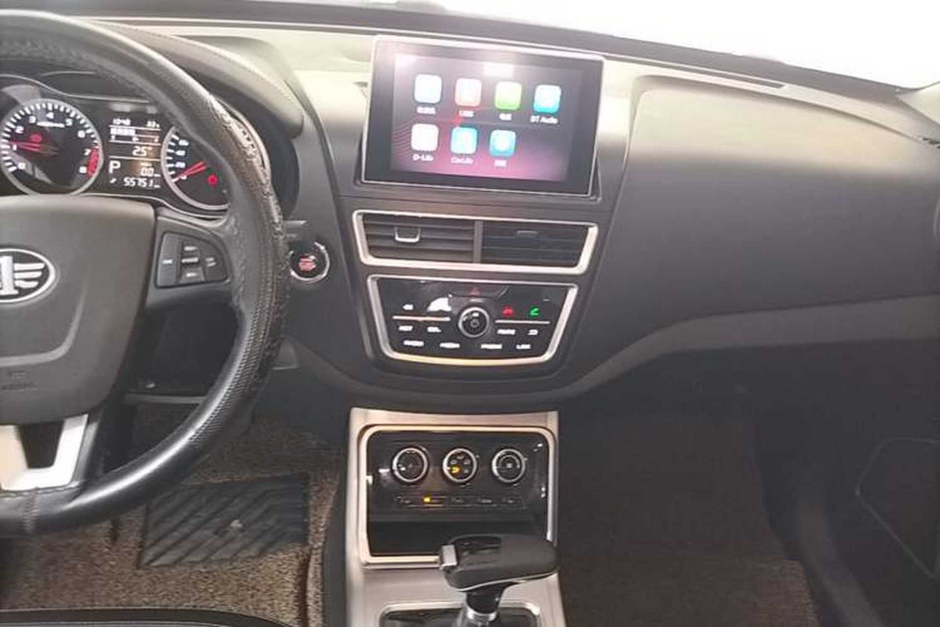 Used Bestune X40 2019 1.6L Automatic Luxury Edition China VI Audio And AC Panel