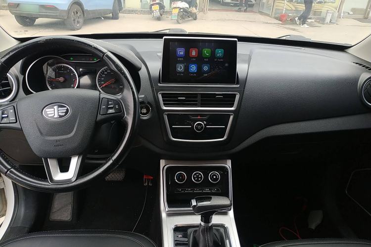Used Bestune X40 2019 1.6L Automatic Luxury Edition China VI Audio And AC Panel