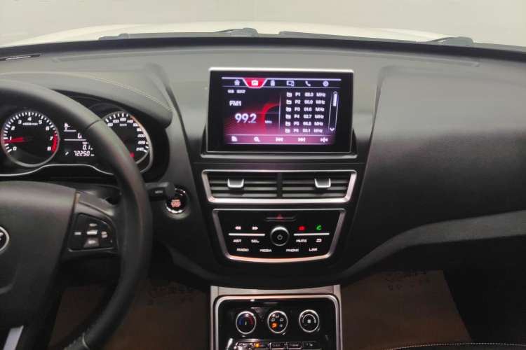 Used Bestune X40 2019 1.6L Manual Luxury Edition China V Audio And AC Panel