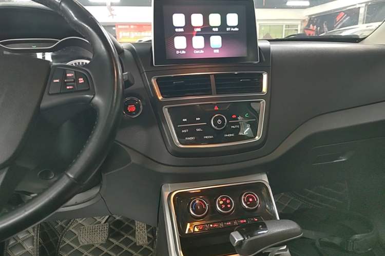Used Bestune X40 2019 1.6L Automatic Luxury Edition China VI Audio And AC Panel