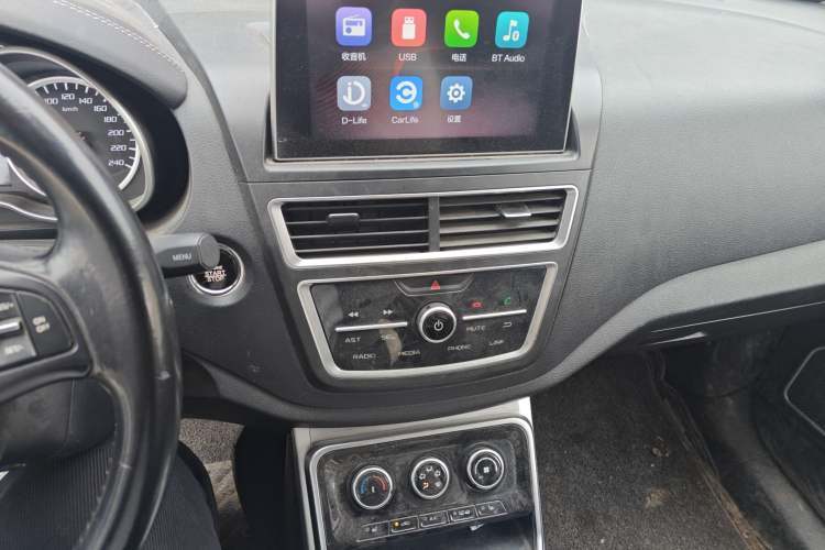 Used Bestune X40 2019 1.6L Automatic Luxury Edition China VI Audio And AC Panel