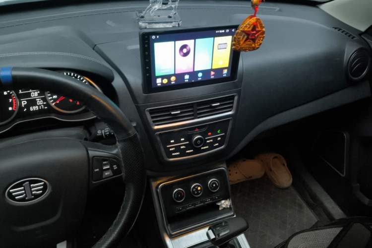 Used Bestune X40 2019 1.6L Automatic Luxury Version China V Emission Standard Audio And AC Panel