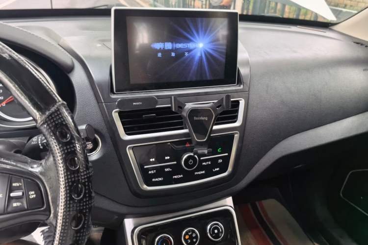 Used Bestune X40 2019 1.6L Automatic Luxury Edition China VI Audio And AC Panel