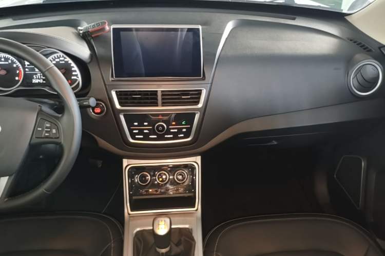 Used Bestune X40 2019 1.6L Manual Luxury Edition China VI Audio And AC Panel
