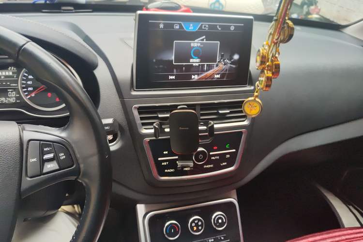 Used Bestune X40 2019 1.6L Automatic Luxury Version China V Emission Standard Audio And AC Panel