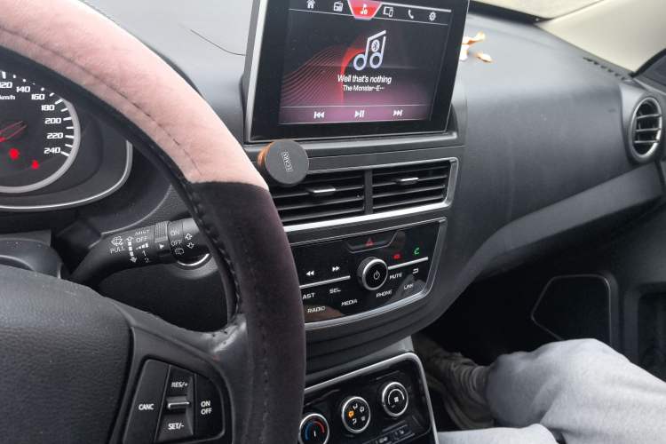 Used Bestune X40 2019 1.6L Automatic Luxury Version China V Emission Standard Audio And AC Panel