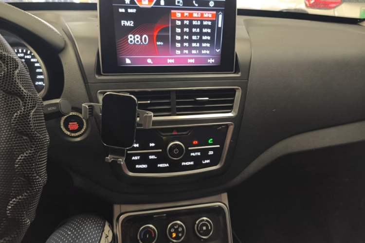 Used Bestune X40 2019 1.6L Manual Luxury Edition China VI Audio And AC Panel