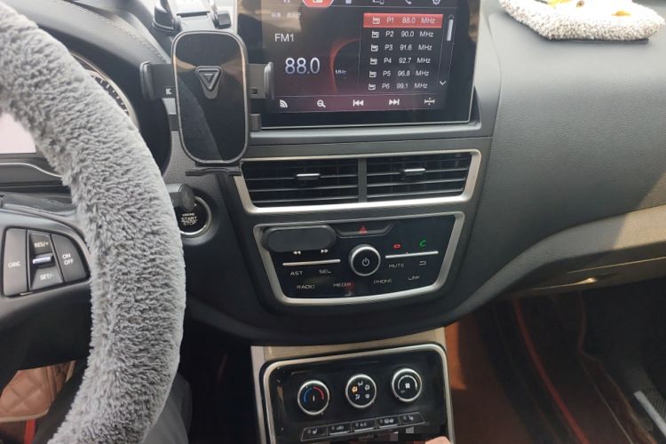 Used Bestune X40 2019 1.6L Automatic Luxury Edition China VI Audio And AC Panel