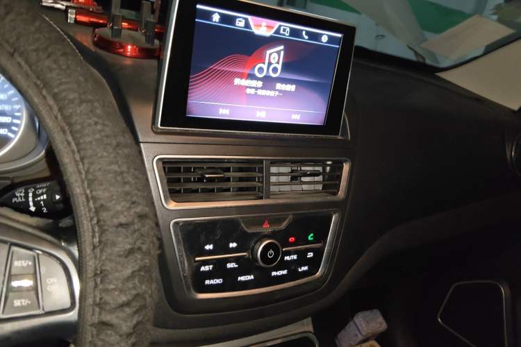 Used Bestune X40 2019 1.6L Automatic Luxury Edition China VI Audio And AC Panel