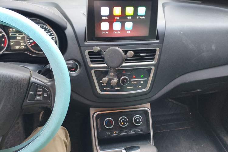 Used Bestune X40 2019 1.6L Automatic Luxury Version China V Emission Standard Audio And AC Panel