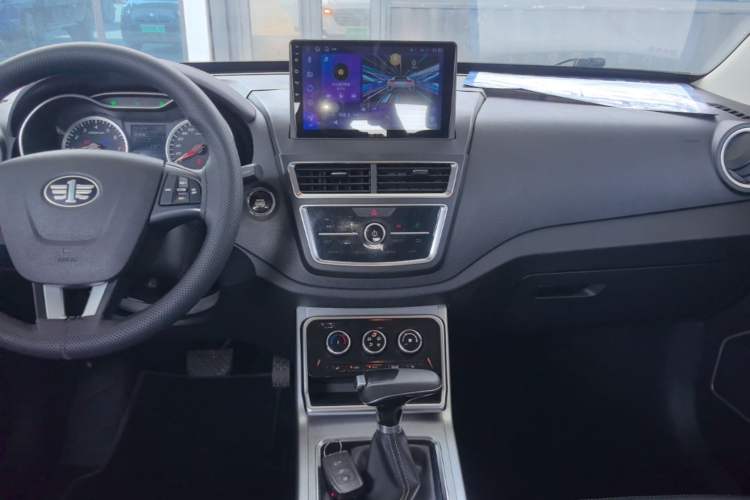 Used Bestune X40 2019 1.6L Automatic Luxury Version China V Emission Standard Audio And AC Panel