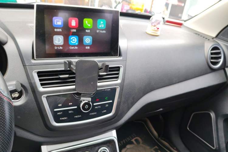 Used Bestune X40 2019 1.6L Automatic Luxury Version China V Emission Standard Audio And AC Panel