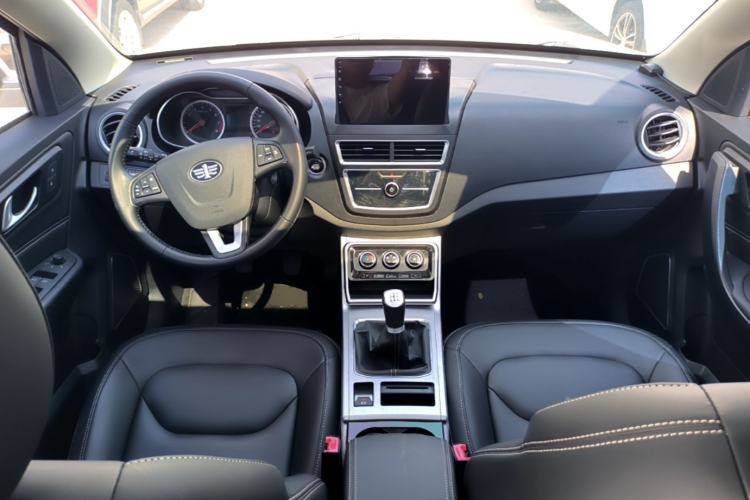 Used Bestune X40 2019 1.6L Manual Luxury Edition China VI Center Console