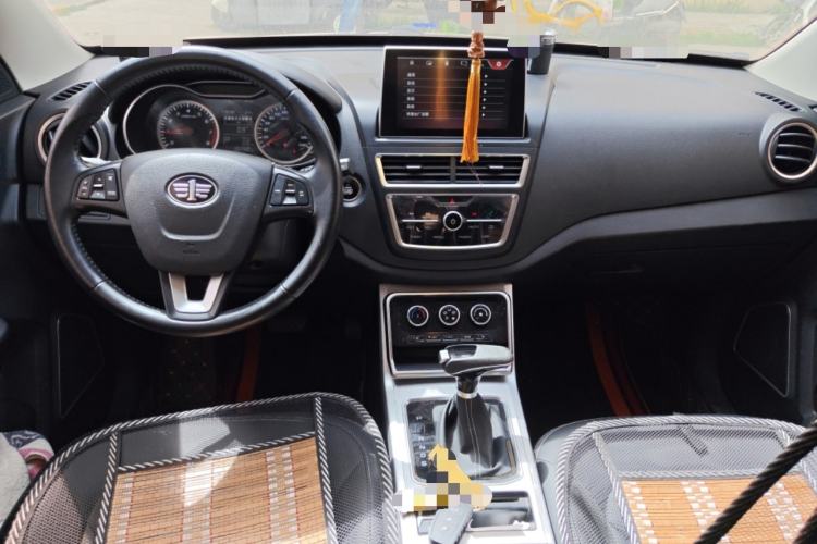 Used Bestune X40 2019 1.6L Automatic Luxury Edition China VI Center Console