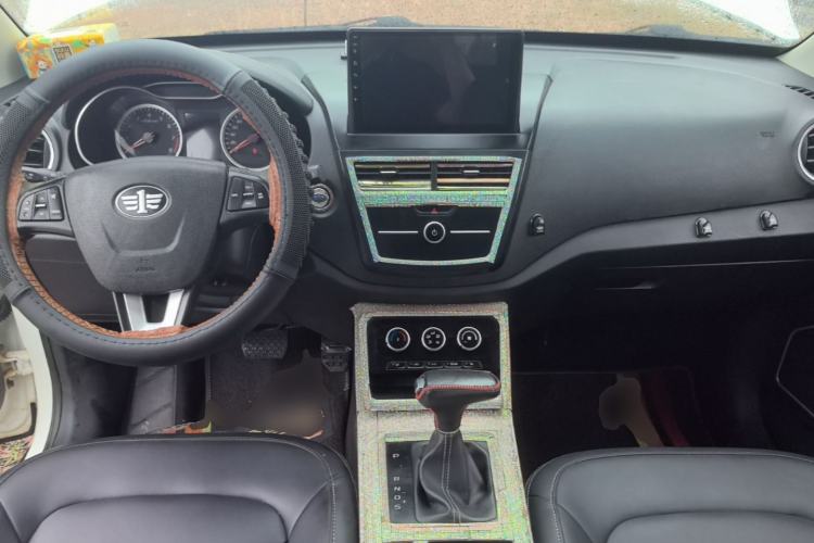 Used Bestune X40 2019 1.6L Automatic Luxury Version China V Emission Standard Center Console