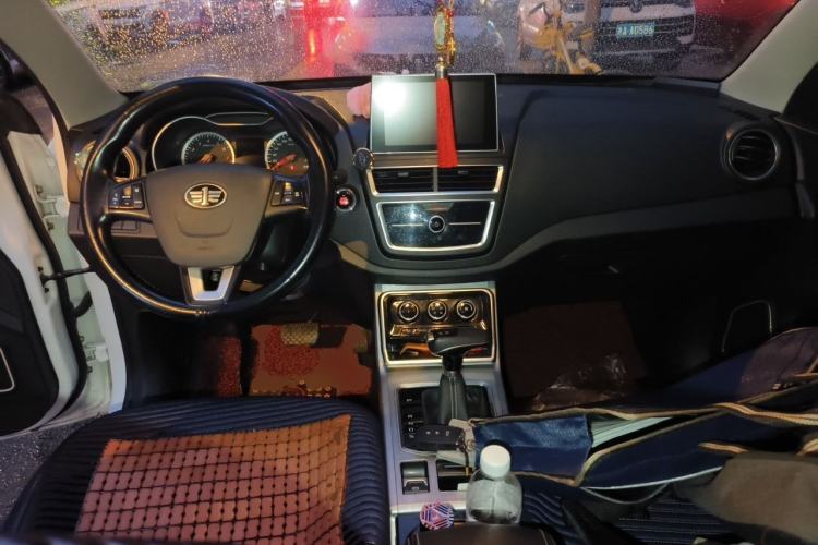 Used Bestune X40 2019 1.6L Automatic Luxury Edition China VI Center Console