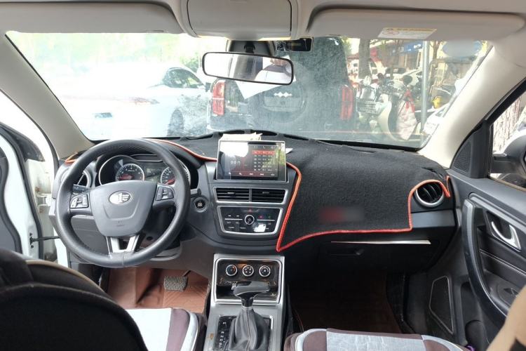 Used Bestune X40 2019 1.6L Automatic Luxury Version China V Emission Standard Center Console