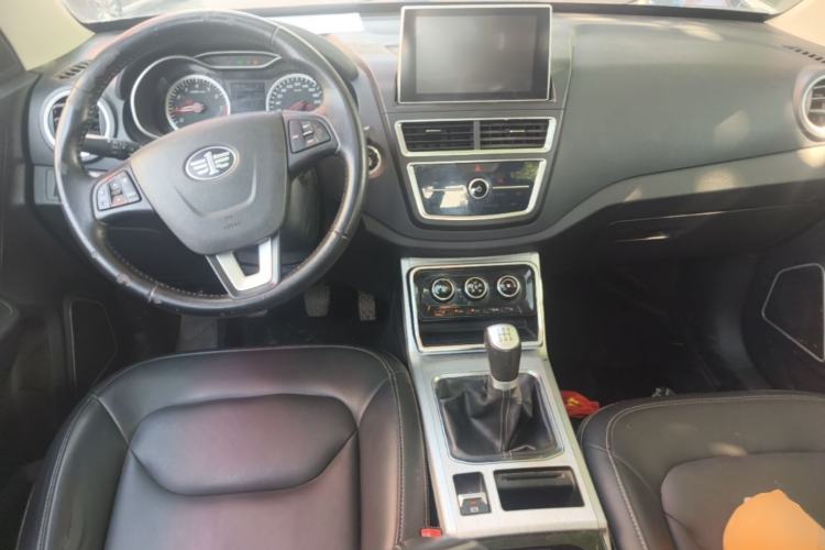 Used Bestune X40 2019 1.6L Manual Luxury Edition China VI Center Console