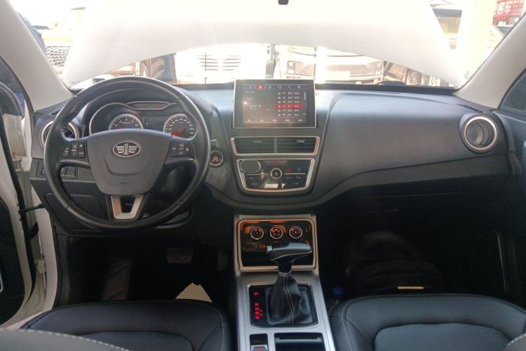 Used Bestune X40 2019 1.6L Automatic Luxury Edition China VI Center Console