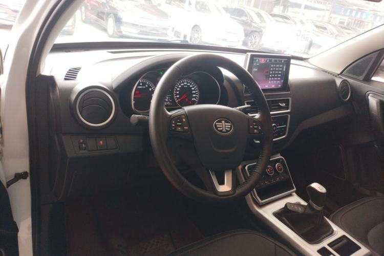 Used Bestune X40 2019 1.6L Manual Luxury Edition China VI Center Console