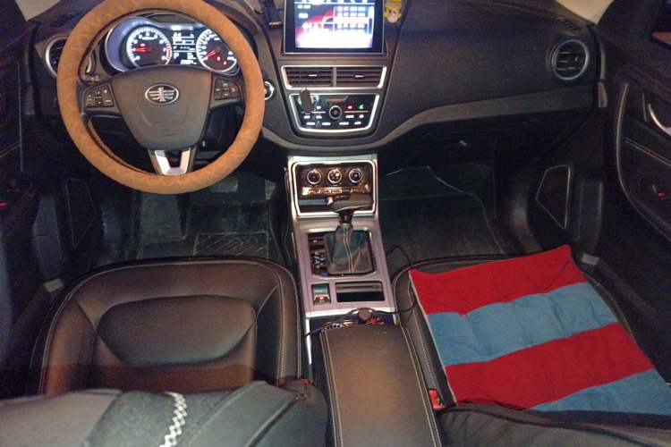 Used Bestune X40 2019 1.6L Automatic Luxury Edition China VI Center Console