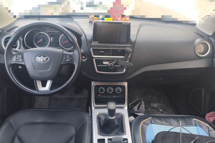 Used Bestune X40 2019 1.6L Manual Luxury Edition China VI Center Console