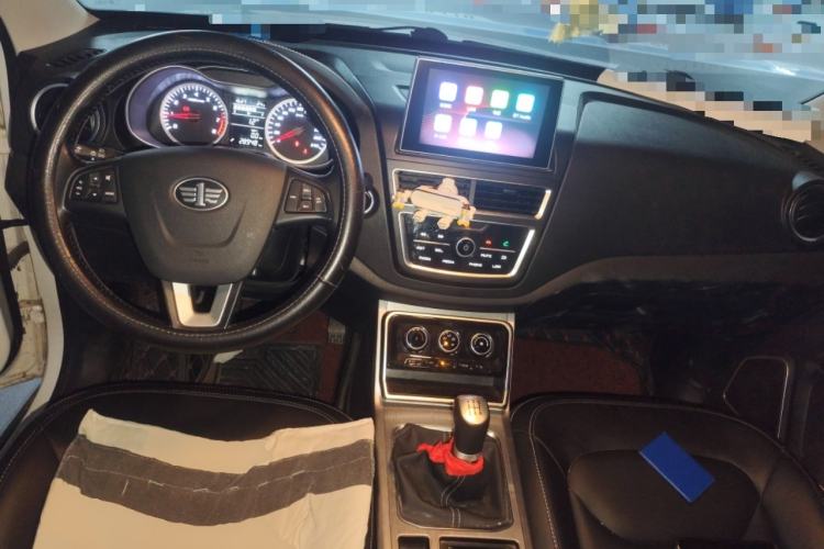 Used Bestune X40 2019 1.6L Manual Luxury Edition China VI Center Console