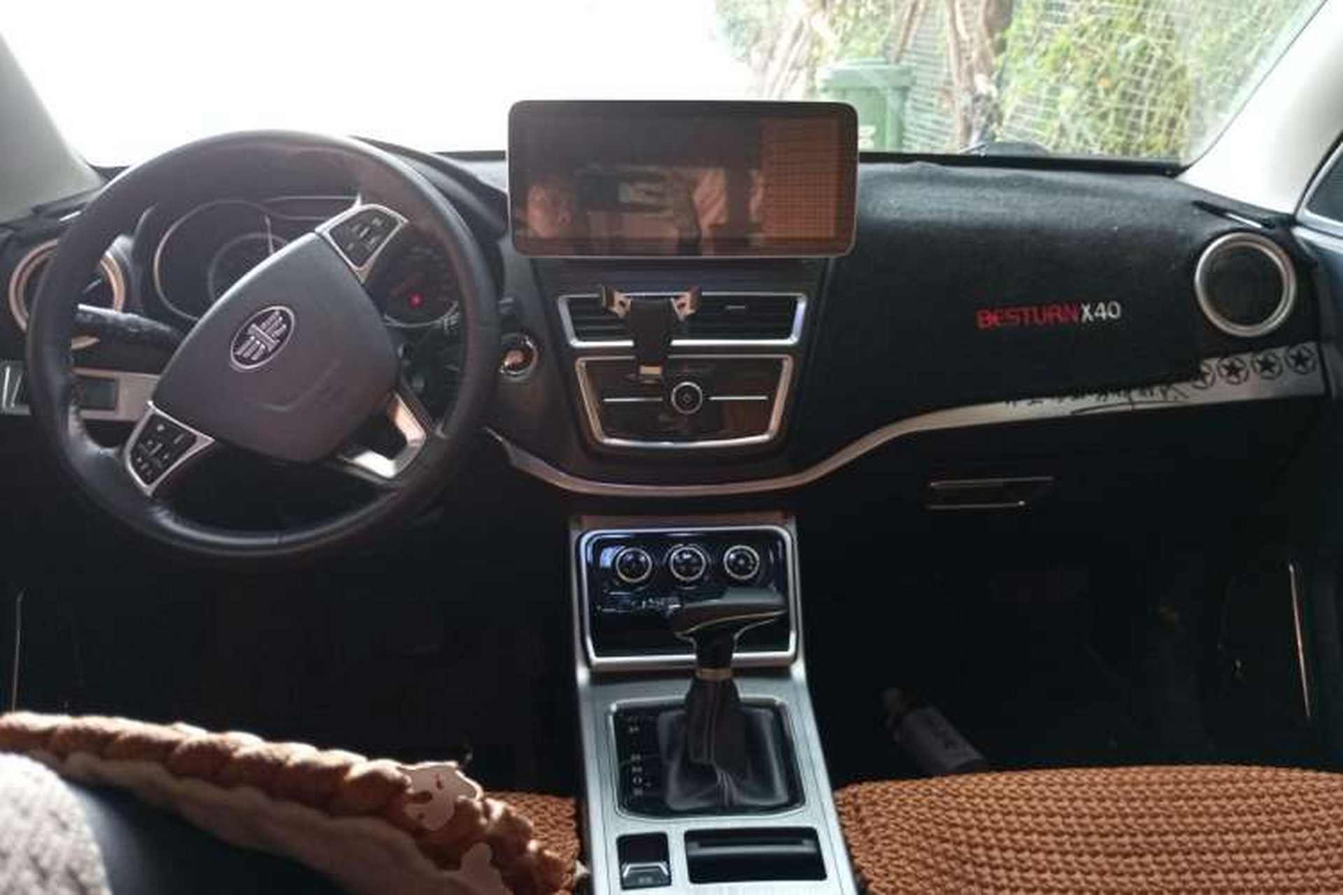 Used Bestune X40 2019 1.6L Automatic Luxury Version China V Emission Standard Center Console